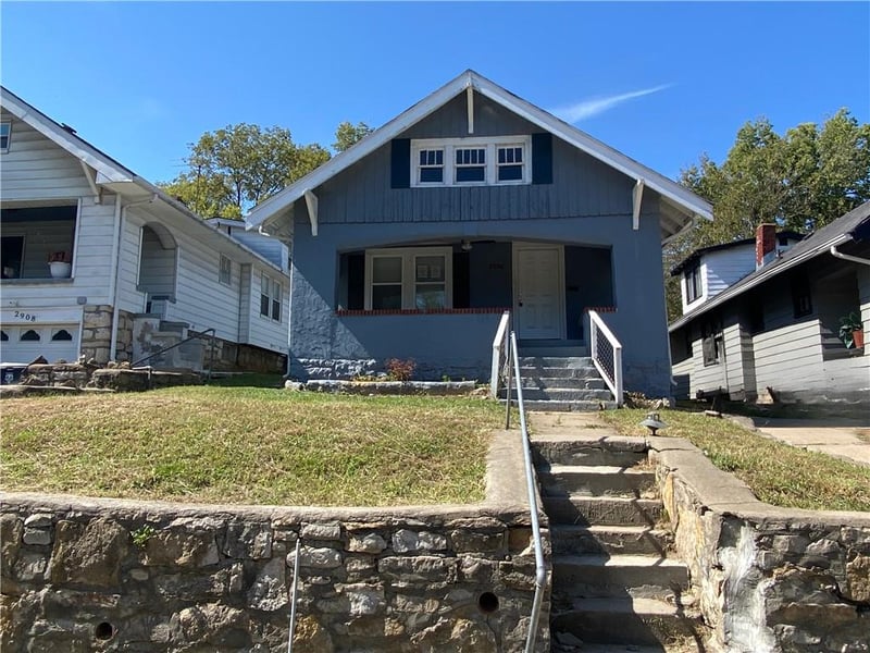 2906 Bales Ave, Kansas City, MO 64128