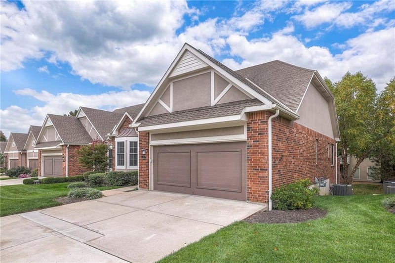 6407 W 133rd Ter, Overland Park, KS 66209
