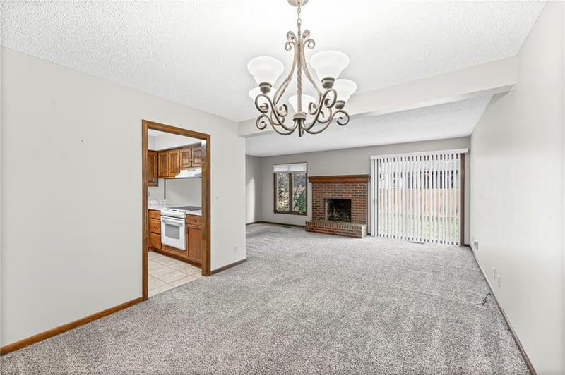 10812 116th St, Overland Park, KS 66210