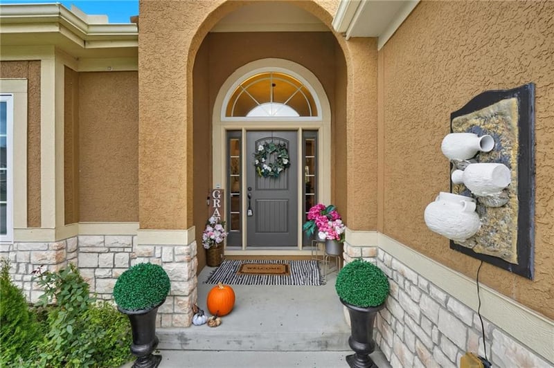 7844 Walrond Ave, Kansas City, MO 64119