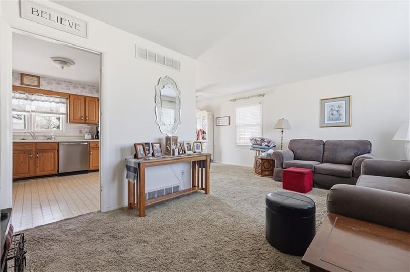 200 Yost Ave, Lee's Summit, MO 64081