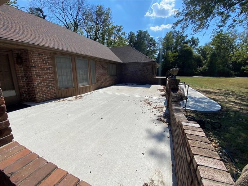 991 Mitchell St, Warrensburg, MO 64093
