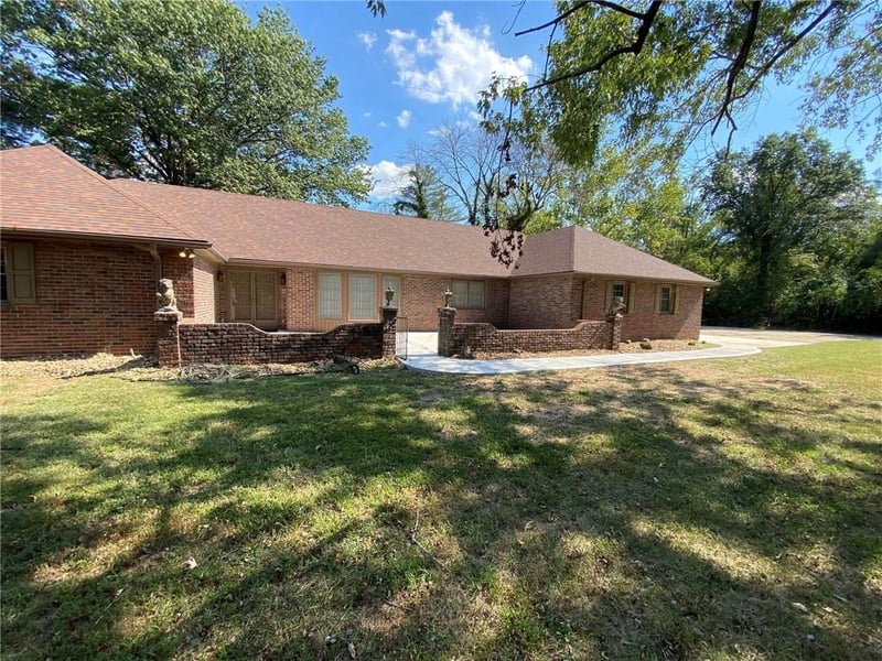 991 Mitchell St, Warrensburg, MO 64093