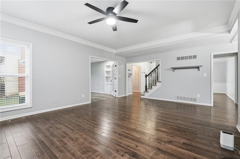 4017 Channel Dr, Lee's Summit, MO 64064