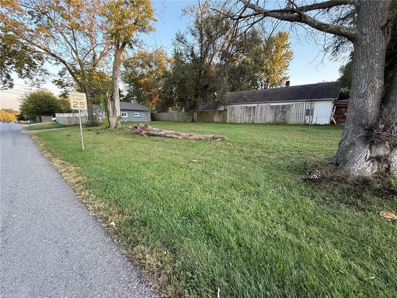 801 S Crane St, Independence, MO 64050
