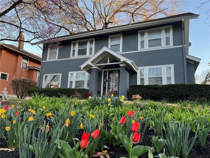 441 61st Ter, Kansas City, MO 64113