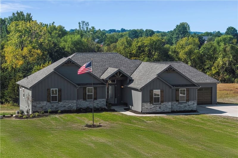 16581 Olive St, Basehor, KS 66007