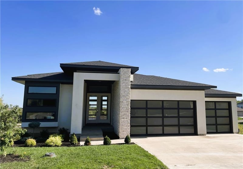 22659 87th St, Lenexa, KS 66227