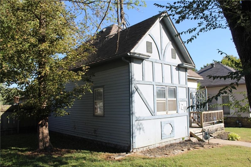 120 S Kansas St, Chanute, KS 66720