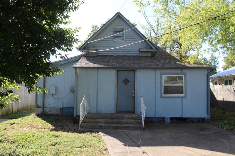 120 S Kansas St, Chanute, KS 66720