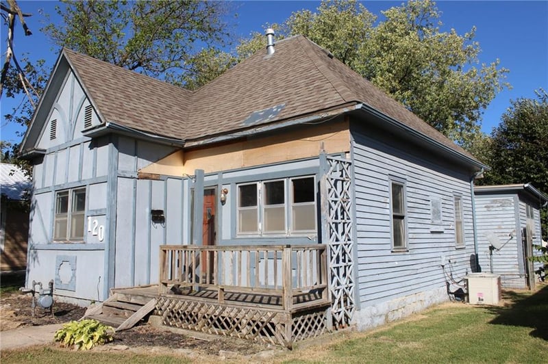 120 S Kansas St, Chanute, KS 66720