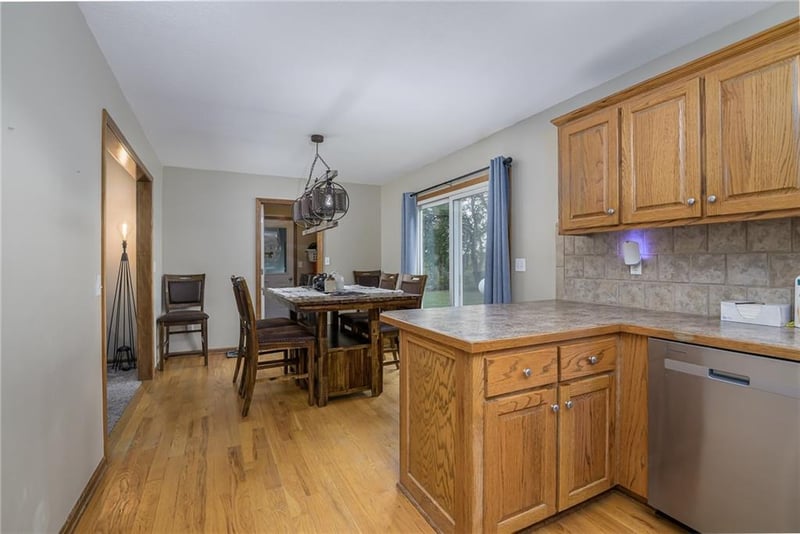 25011 Garrett Rd, Mclouth, KS 66054