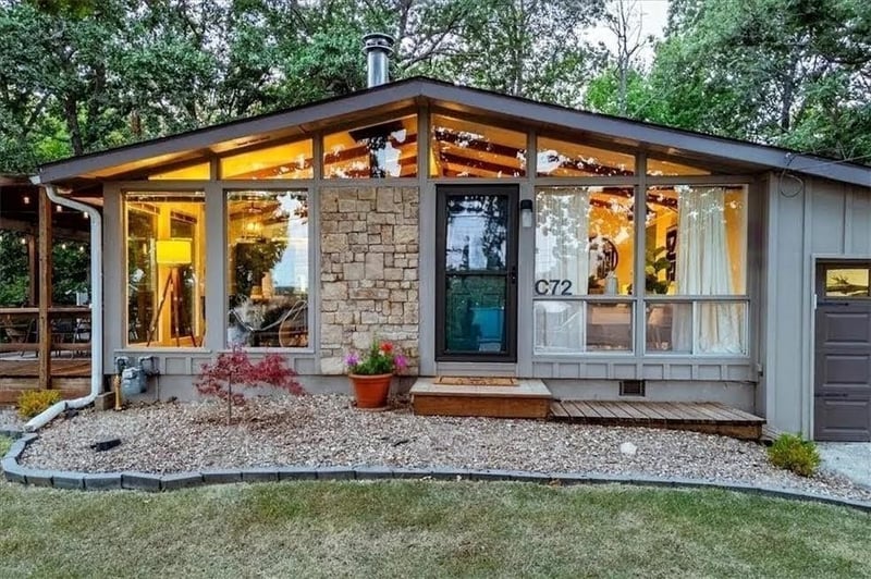 72 C St, Lake Lotawana, MO 64086