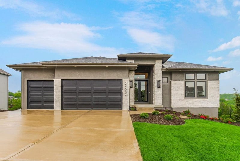 24564 W 124th Ter, Olathe, KS 66061