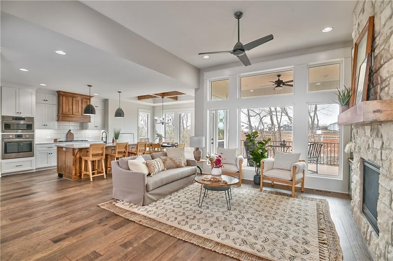 2512 179th St, Overland Park, KS 66085