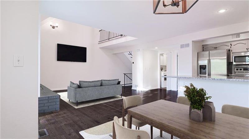 413 Woodbridge Ln, Kansas City, MO 64145