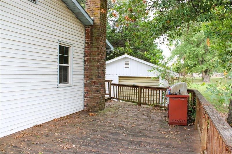 104 W 2nd St, Franklin, KS 66735