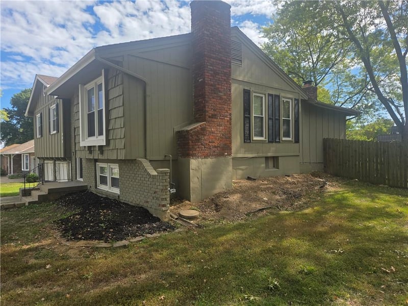 809 Mulberry St, Lee's Summit, MO 64086