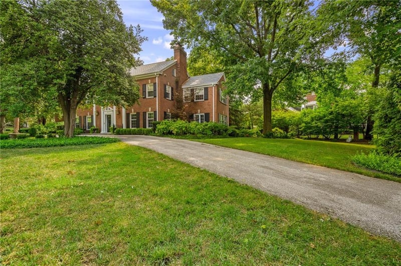 5801 Ward Pw, Kansas City, MO 64113