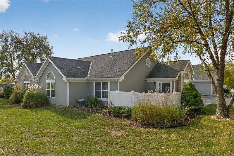 23136 W 71st Ter, Shawnee, KS 66227