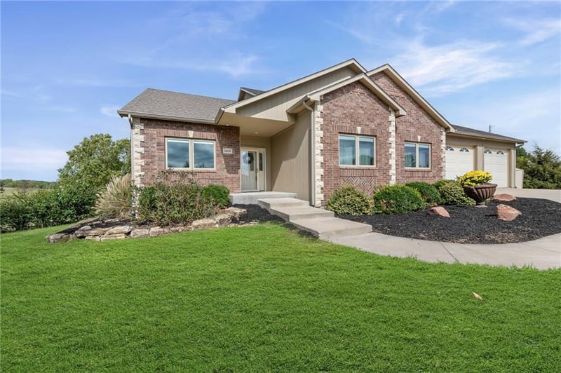 16678 Evans Rd, Basehor, KS 66007