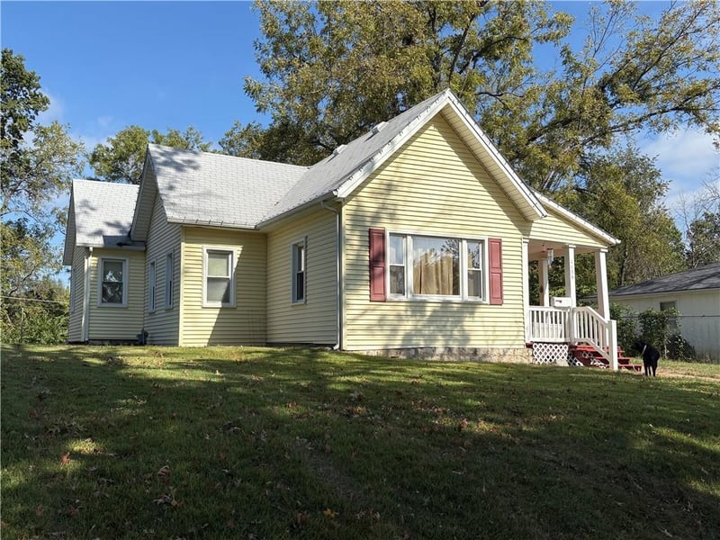 1158 Randolph St, Leavenworth, KS 66048