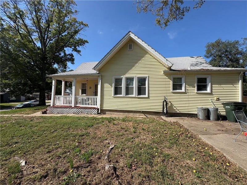 1158 Randolph St, Leavenworth, KS 66048