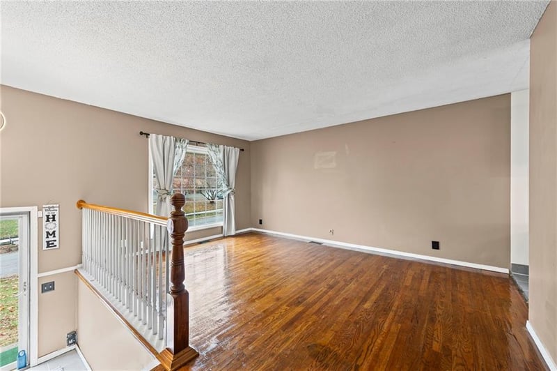 9532 Wallace Ave, Kansas City, MO 64134