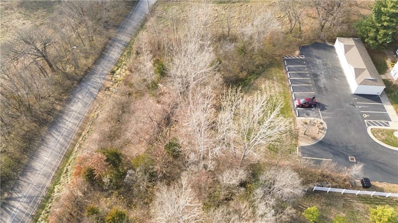 17211 E 32nd St, Independence, MO 64055