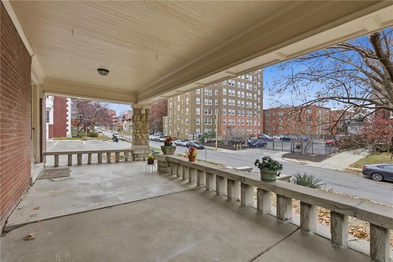 3516 Charlotte St, Kansas City, MO 64109