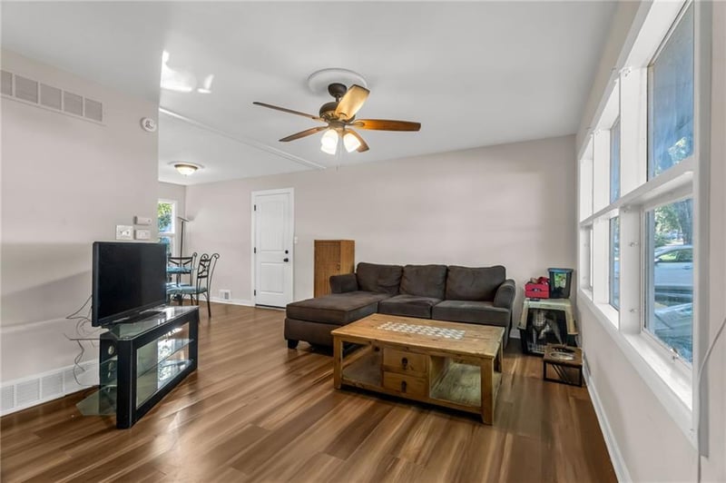 11215 Manchester Ave, Kansas City, MO 64134