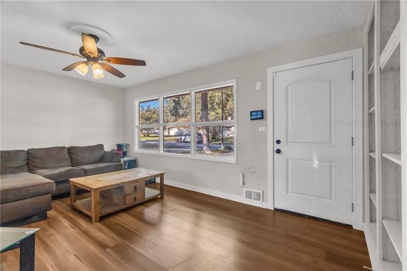 11215 Manchester Ave, Kansas City, MO 64134