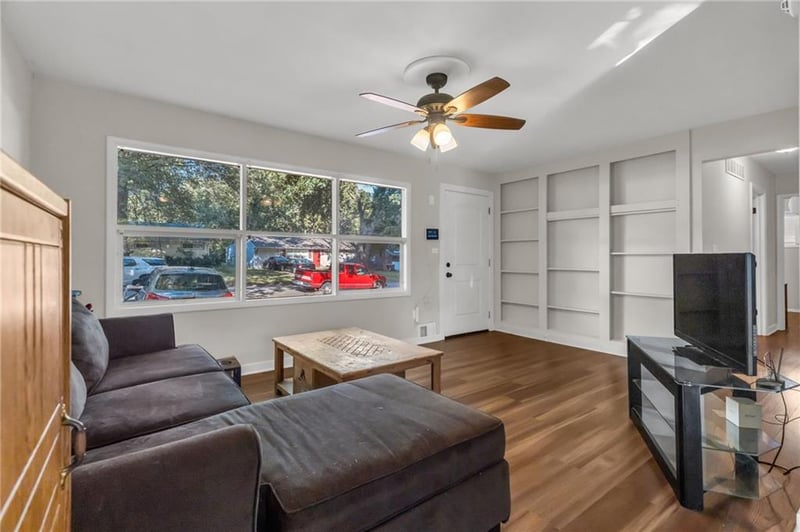 11215 Manchester Ave, Kansas City, MO 64134