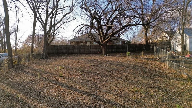 410 S Forest Ave, Sugar Creek, MO 64054
