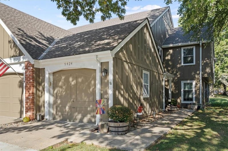 9424 W 122nd St, Overland Park, KS 66213