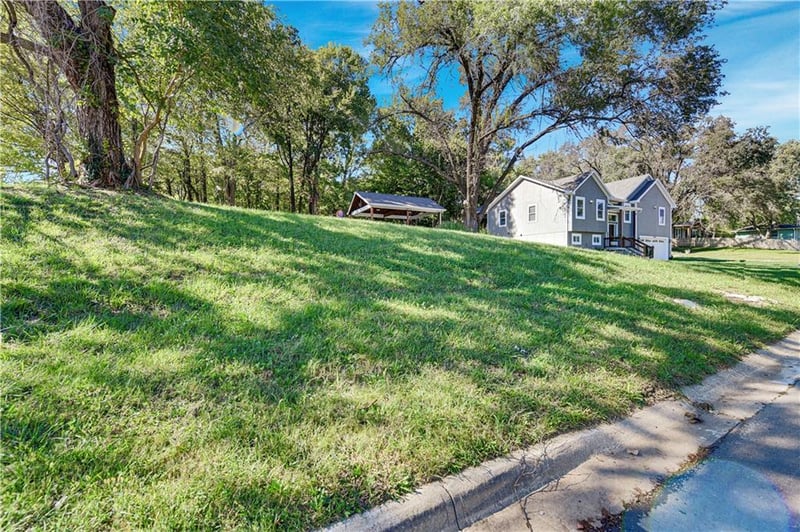 2000 53rd St, Kansas City, KS 66104