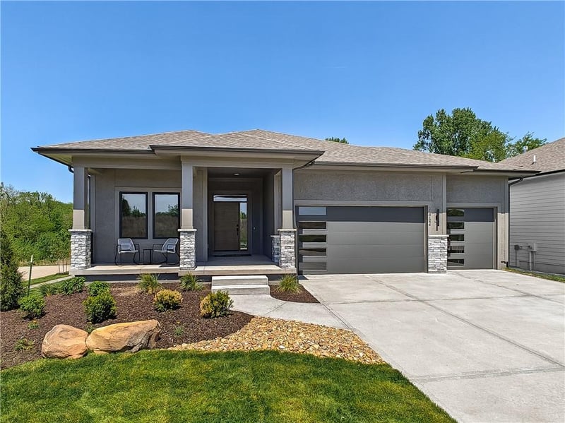 2452 179th St, Overland Park, KS 66085