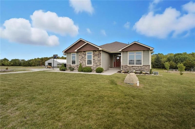 4385 Missouri Dr, Ottawa, KS 66067