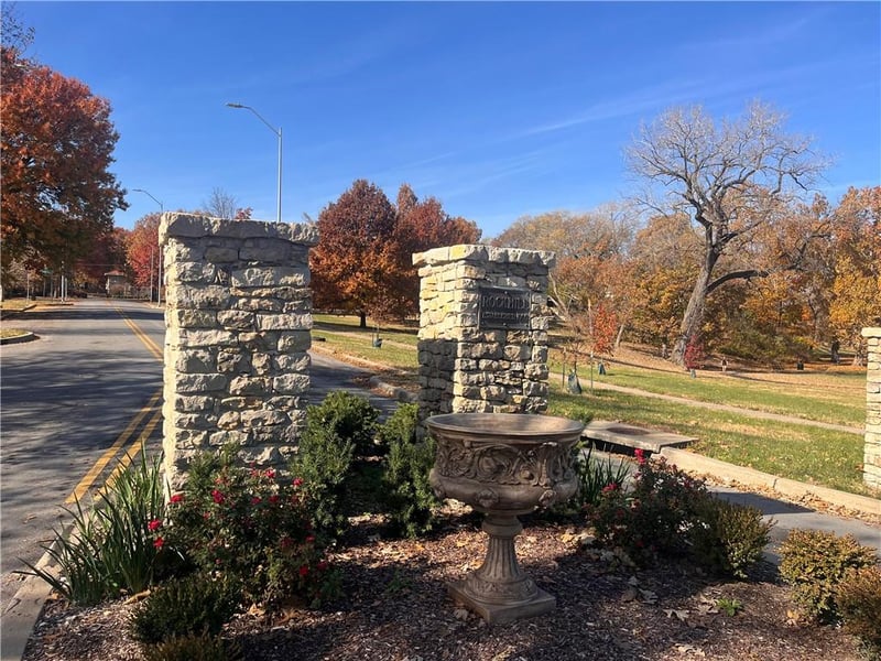 4460 Rockhill Ter, Kansas City, MO 64110