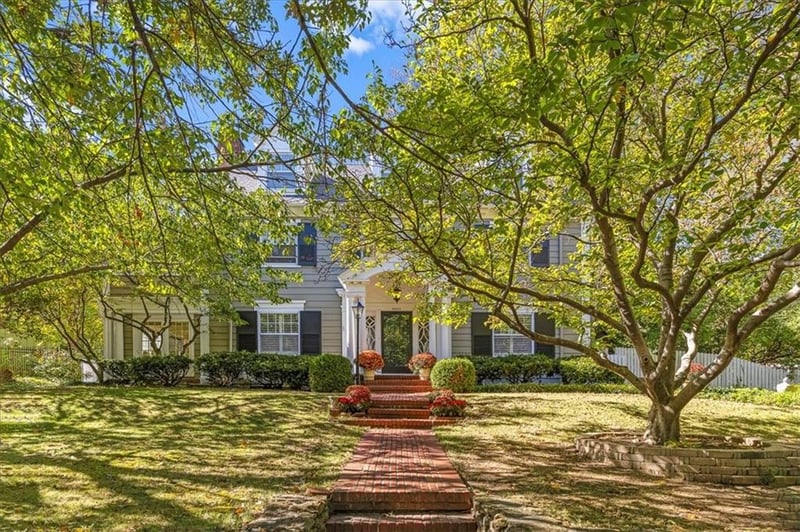 4460 Rockhill Ter, Kansas City, MO 64110