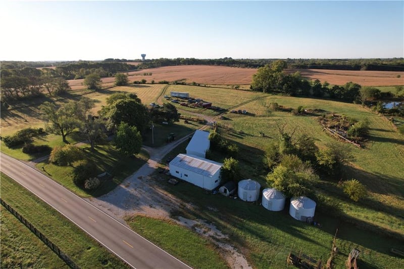 12518 Mt Olivet Rd, Smithville, MO 64089