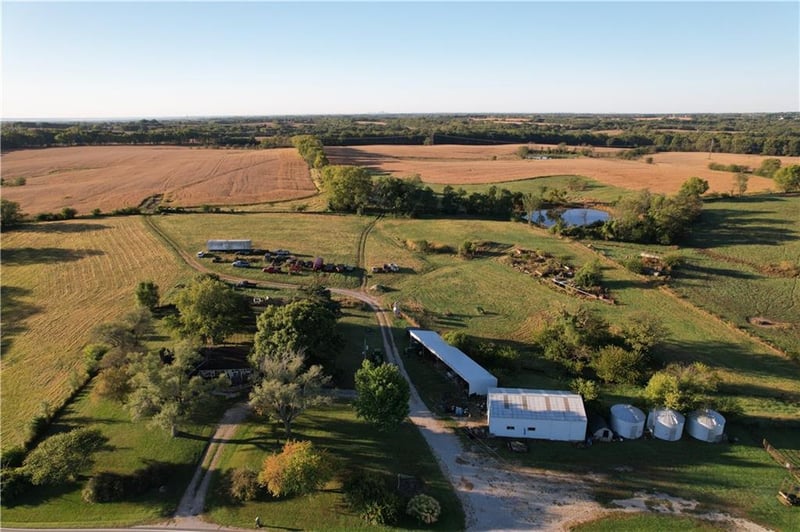 12518 Mt Olivet Rd, Smithville, MO 64089