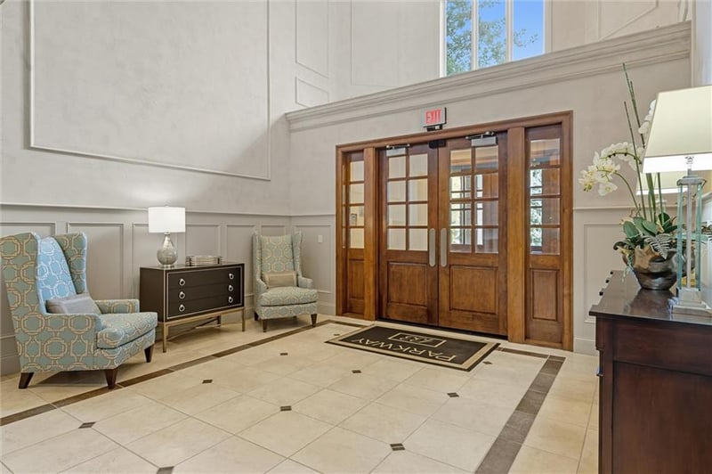 4801 W 133rd St #301, Leawood, KS 66209