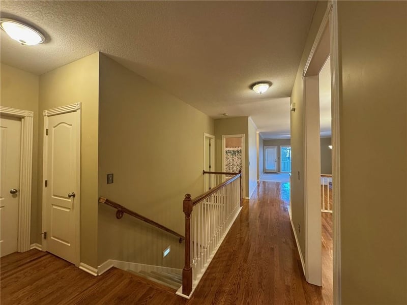 21928 121 St, Olathe, KS 66061