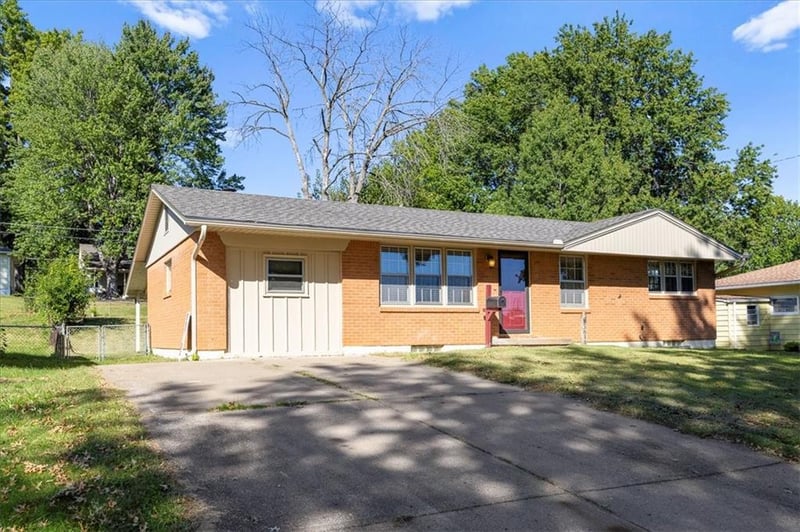 13616 41st Ter, Independence, MO 64055