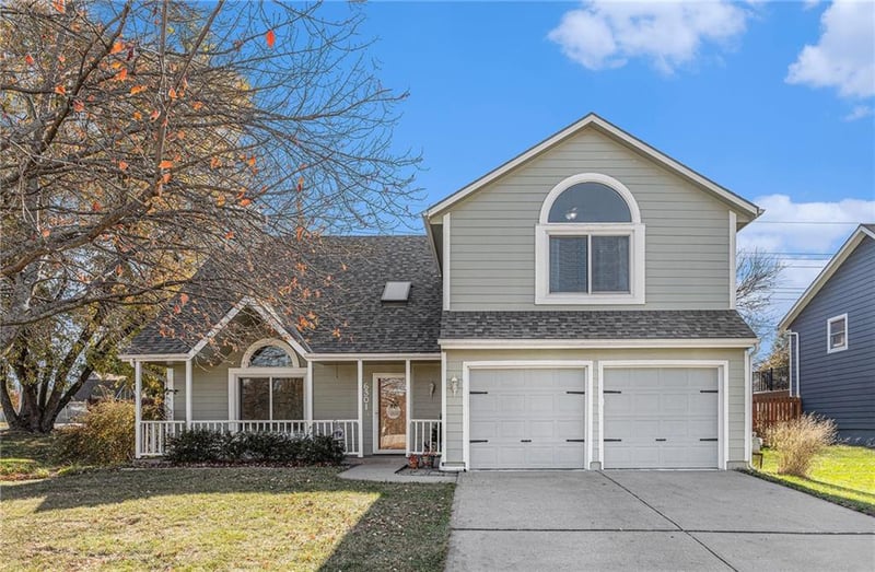 6301 158th Pl, Overland Park, KS 66223