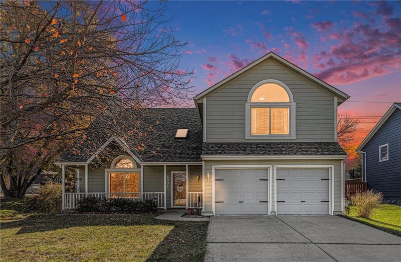 6301 158th Pl, Overland Park, KS 66223