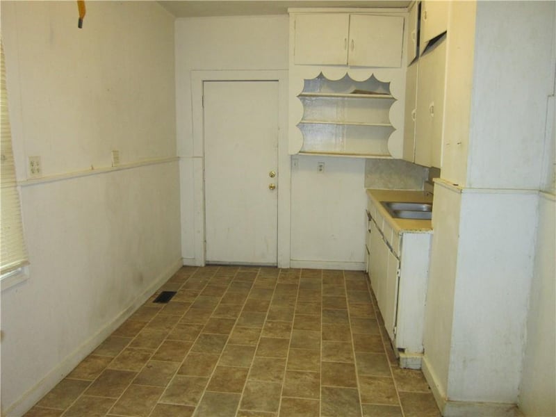 815 Elmwood Ave, Kansas City, MO 64124