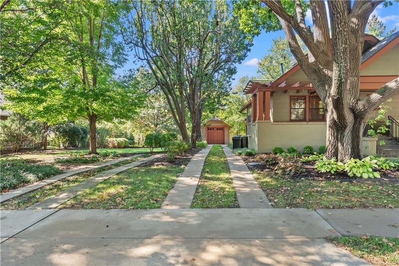 4166 Cambridge St, Kansas City, KS 66103