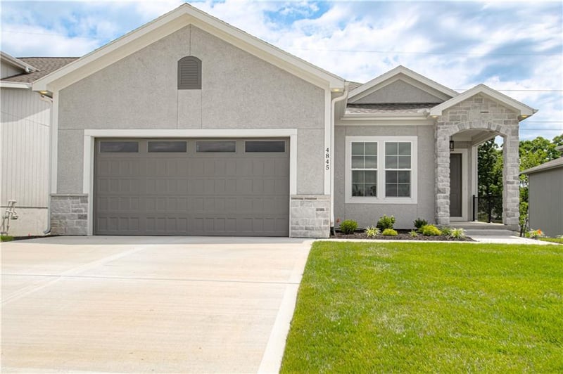 4845 Martin St, Riverside, MO 64150